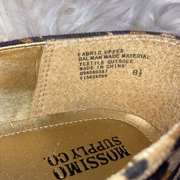 MOSSIMO SUPPLY CO. Size 8 1/2, br. & tan animal print ballet flats. $9 - Picture 2 of 5